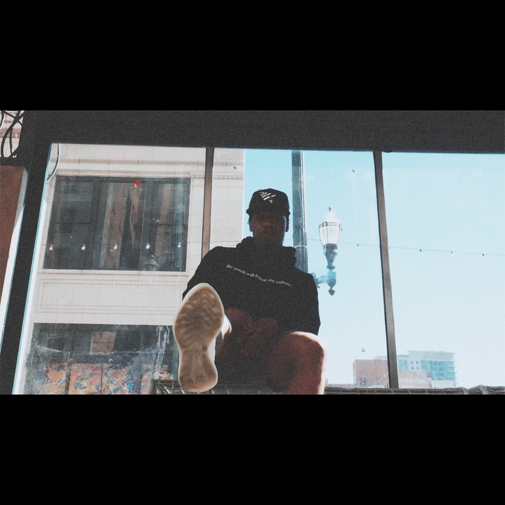 Black printed X-Large hoodie - Picture 4 of 7